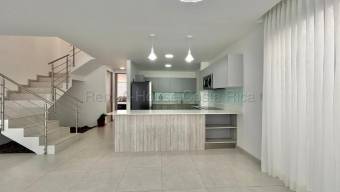 Alquiler de Casa en Piedades de Santa Ana. 26-1741