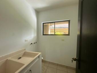 Opportunity. House for sale in a private community in Playas del Coco.