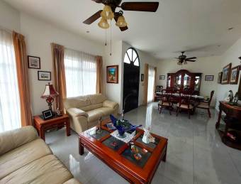 Se vende casa en Guacima Alajuela 24-919