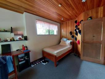 Se vende casa en San Rafael Heredia 25-1806