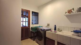 Exclusiva Casa Venta en Colinas de Monte Alegre