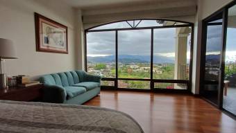 Exclusiva Casa Venta en Colinas de Monte Alegre