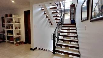 Exclusiva Casa Venta en Colinas de Monte Alegre