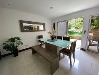 Amplia y cómoda casa en condominio ideal para familias en Santa Ana #24-652 GS