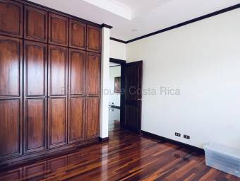 VENTA DE CASA EN SANTO DOMINGO DE HEREDIA 