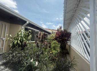 House for sale in Mercedes #26-254