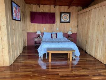 Propiedad única con casa, cabaña y entorno natural ideal para vivir o invertir en Alajuela#25-110 GS