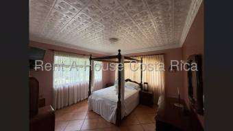 Mountain Home For Sale in Los Ángeles, San Rafael, Heredia