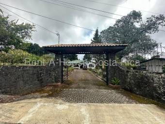 Mountain Home For Sale in Los Ángeles, San Rafael, Heredia