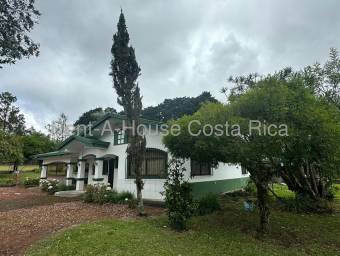 Mountain Home For Sale in Los Ángeles, San Rafael, Heredia