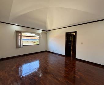 Casa de 1 planta a la venta en condominio en Río Oro de Santa Ana