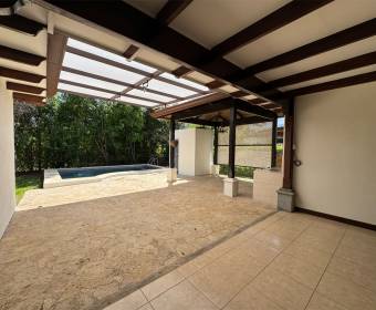 Casa de 1 planta a la venta en condominio en Río Oro de Santa Ana