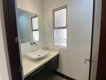 ALQUILER CASA ESQUINERA RIO ORO PIEDADES