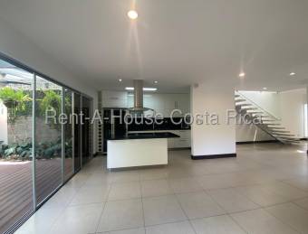 ALQUILER CASA ESQUINERA RIO ORO PIEDADES