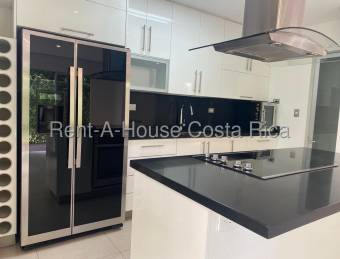 ALQUILER CASA ESQUINERA RIO ORO PIEDADES