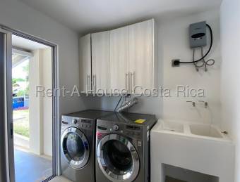 ALQUILER CASA ESQUINERA RIO ORO PIEDADES