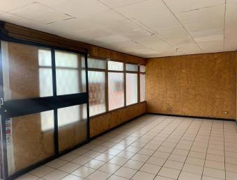 Alquiler local comercial con alto flujo y 5 parqueos exclusivos #25-1921 GS