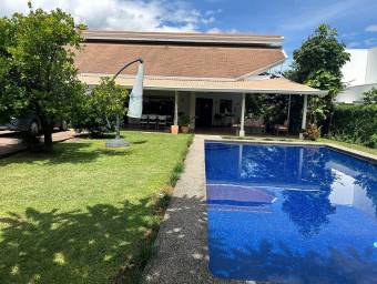 Venta casa con piscina, ascensor y gran lote en residencial privado #25-91 GS