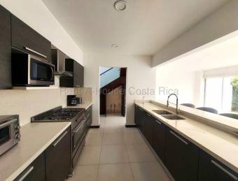 CASA CONTEMPORANEA EN ALQUILER BELLO HORIZONTE DE ESCAZU