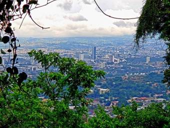 Venta de Lote en Escazú-San Antonio. RAH 25-1136