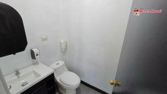 Propiedad Estrategica en Alquiler con 6 Oficinas, Avenida Central