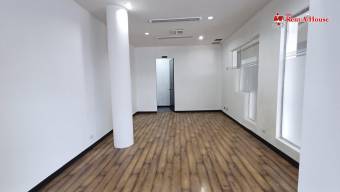 Propiedad Estrategica en Alquiler con 6 Oficinas, Avenida Central