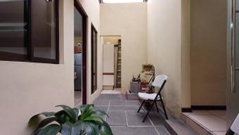 Venta de Propiedad Esquinera de Uso Mixto, Los Yoses, $ 450,000, 6, San José, San José