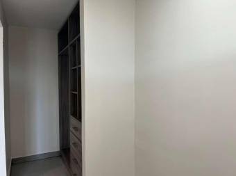 Se alquila apartamento en Escazú San Rafael 26-1294