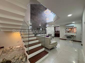 MLS-26-1463 LS ALQUILER CASA SEMI AMUEBLADA SANTA ANA SAN JOSE CONTACTENOS AL # 86127562 