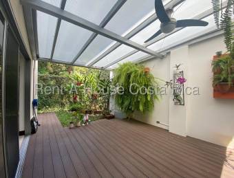 Se alquila casa en Piedades Santa Ana 26-1417