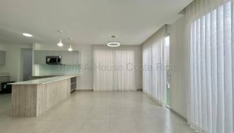 Se alquila casa en Piedades Santa Ana 26-1741