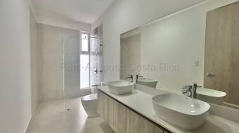 Se alquila casa en Piedades Santa Ana 26-1741