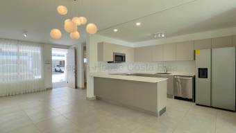 Se alquila casa en San Rafael Escazú 26-1584