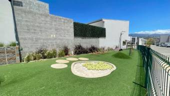 Se alquila casa en San Rafael Escazú 26-1584