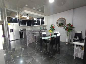 Venta de Casa en Pococí-Guápiles. 