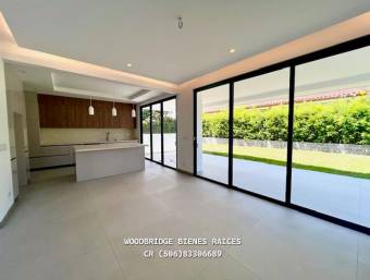 Santa Ana casa nueva en venta $895.000