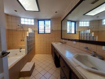 Alquiler de Casa en Rohrmoser, San José. RAH 26-1788