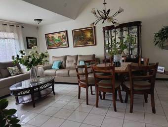 Alquiler de Casa en Ulloa-Heredia. RAH 26-1833