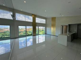 Alquiler de Apartamento en Rohrmoser, San José.