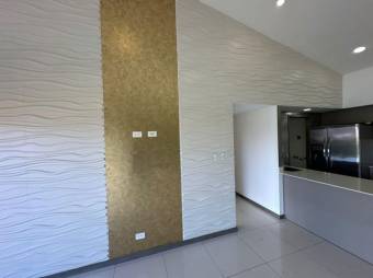 Alquiler de Apartamento en Rohrmoser, San José.