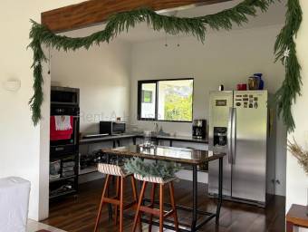 Propiedad con 2 casas de lujo y alto potencial en Santa Cruz Guanacaste #26-1841 GS