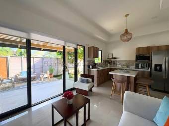 Propiedad con 2 casas de lujo y alto potencial en Santa Cruz Guanacaste #26-1841 GS