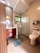 Propiedad con 2 casas de lujo y alto potencial en Santa Cruz Guanacaste #26-1841 GS