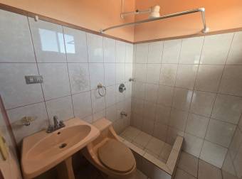 ALQUILER DE CASA AMUEBLADA EN BARRIO LA TRINIDAD, ALAJUELA