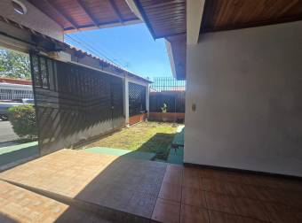 ALQUILER DE CASA AMUEBLADA EN BARRIO LA TRINIDAD, ALAJUELA