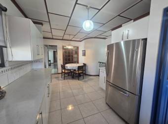 ALQUILER DE CASA AMUEBLADA EN BARRIO LA TRINIDAD, ALAJUELA