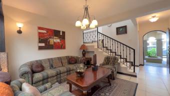 Venta de Casa de 222mt2 en Curridabat 26-945