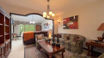 Venta de Casa de 222mt2 en Curridabat 26-945