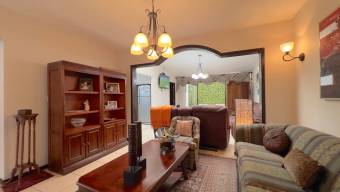 Venta de Casa de 222mt2 en Curridabat 26-945