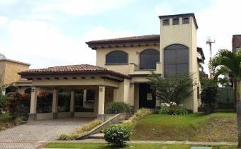 HEREDIA SANTO DOMINGO CONDOMINIO LOS HIDALGOS VENDO CASA $575.000